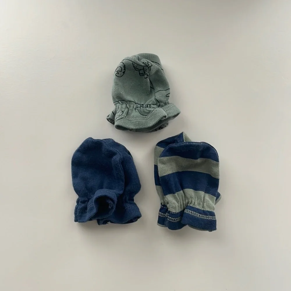 Newborn mittens